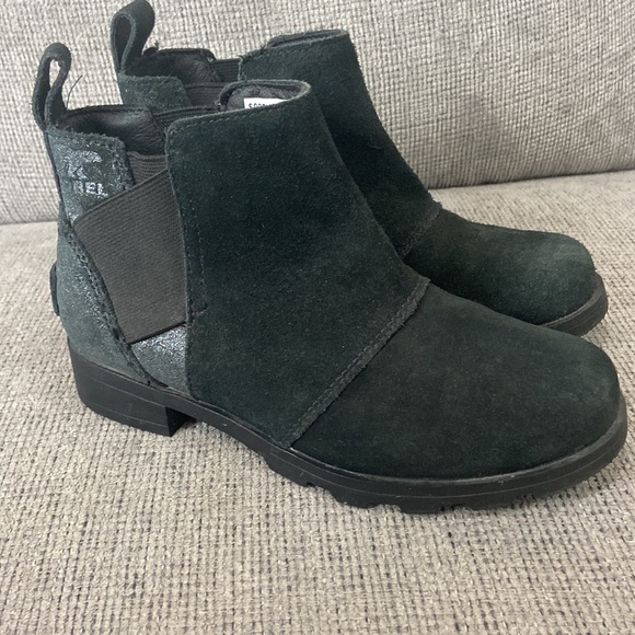 Sorel youth Chelsea dress boot size 1 black suede slightly metallic black - Picture 1 of 7